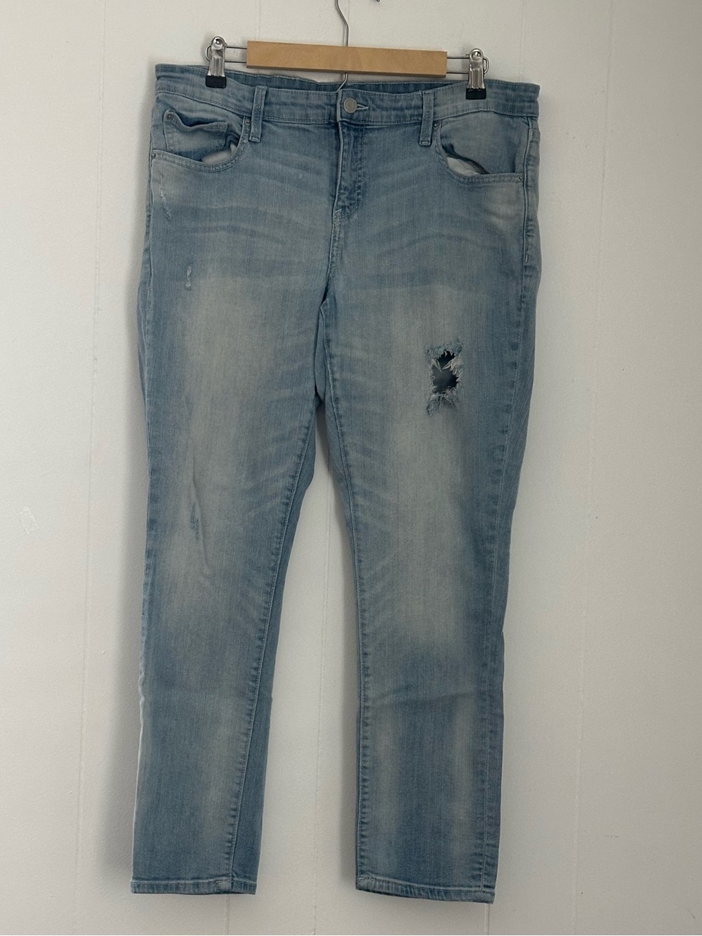 Gap Women’s Light Wash Distressed Jeans - Slim Straight Size 12